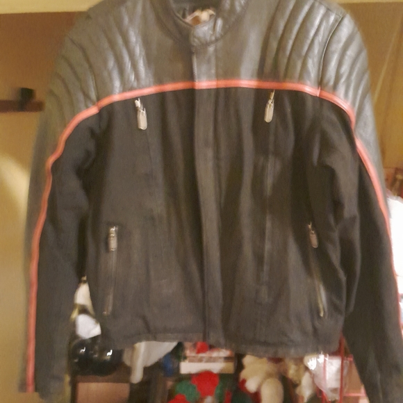 Very nice Harley Davidson riding jacket. - Picture 8 of 14